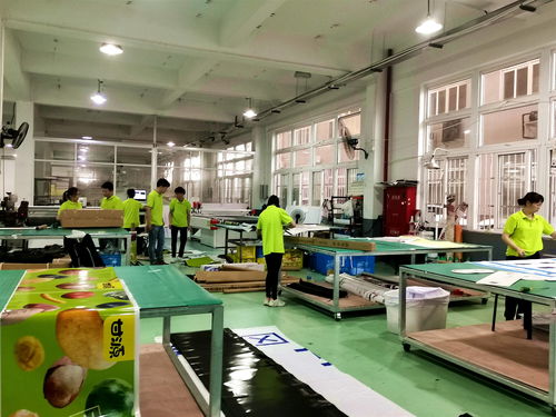 小荷展示早已露尖角 上海萬(wàn)州企業(yè)商會(huì)走訪小荷展示器材科技公司